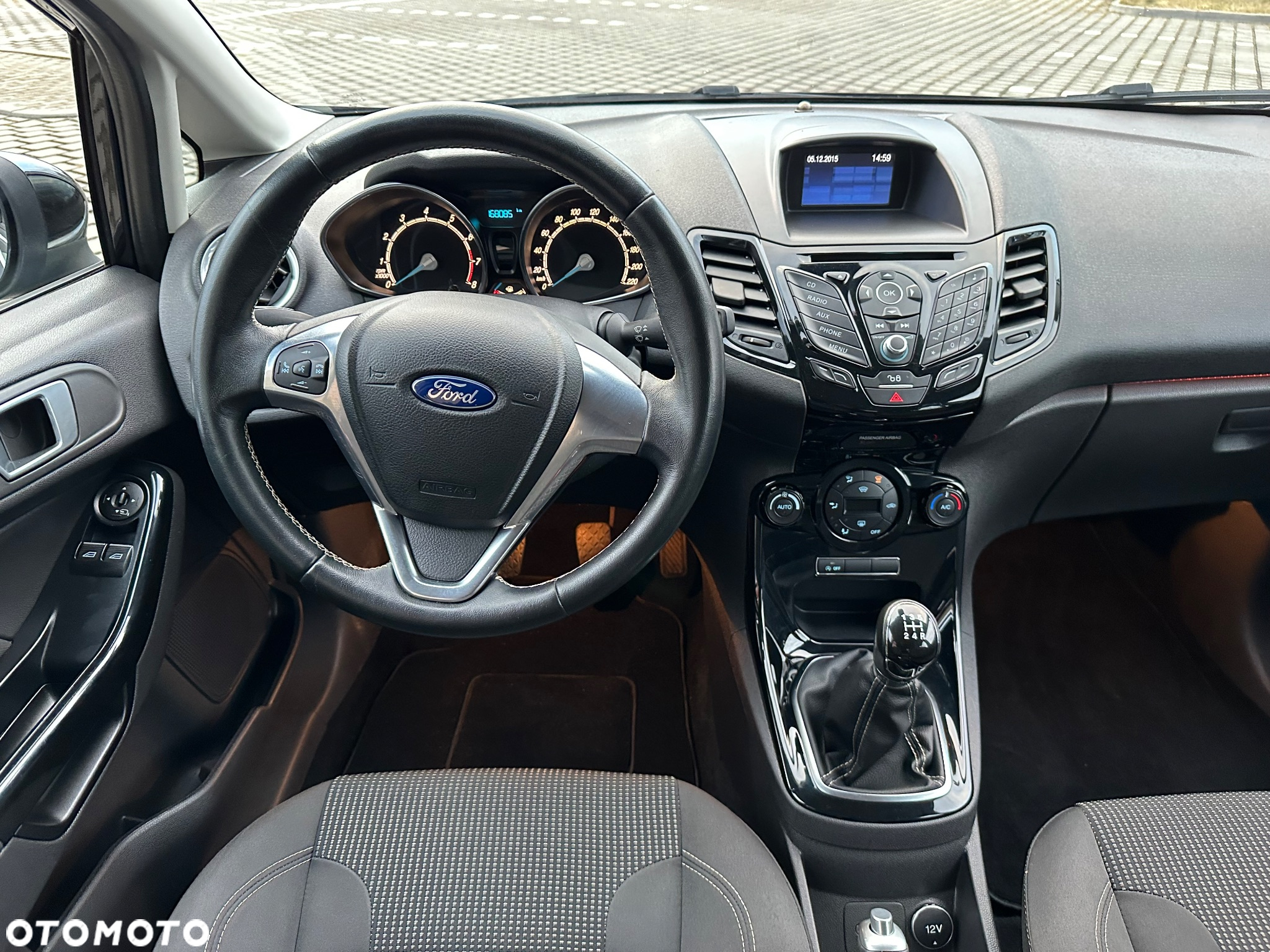 Ford Fiesta 1.0 EcoBoost Titanium - 12