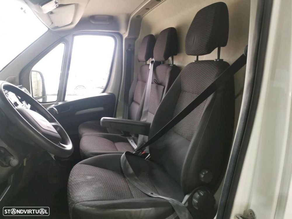 Peugeot Boxer 2.2 BlueHDi 335 L2H2 Premium C/IVA - 4