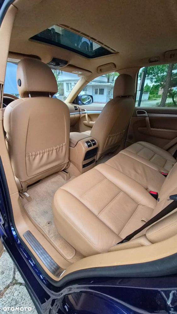 Porsche Cayenne - 16