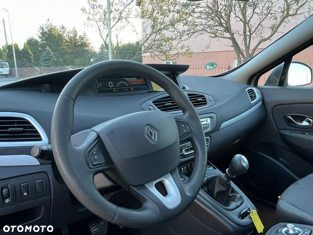 Renault Scenic - 8