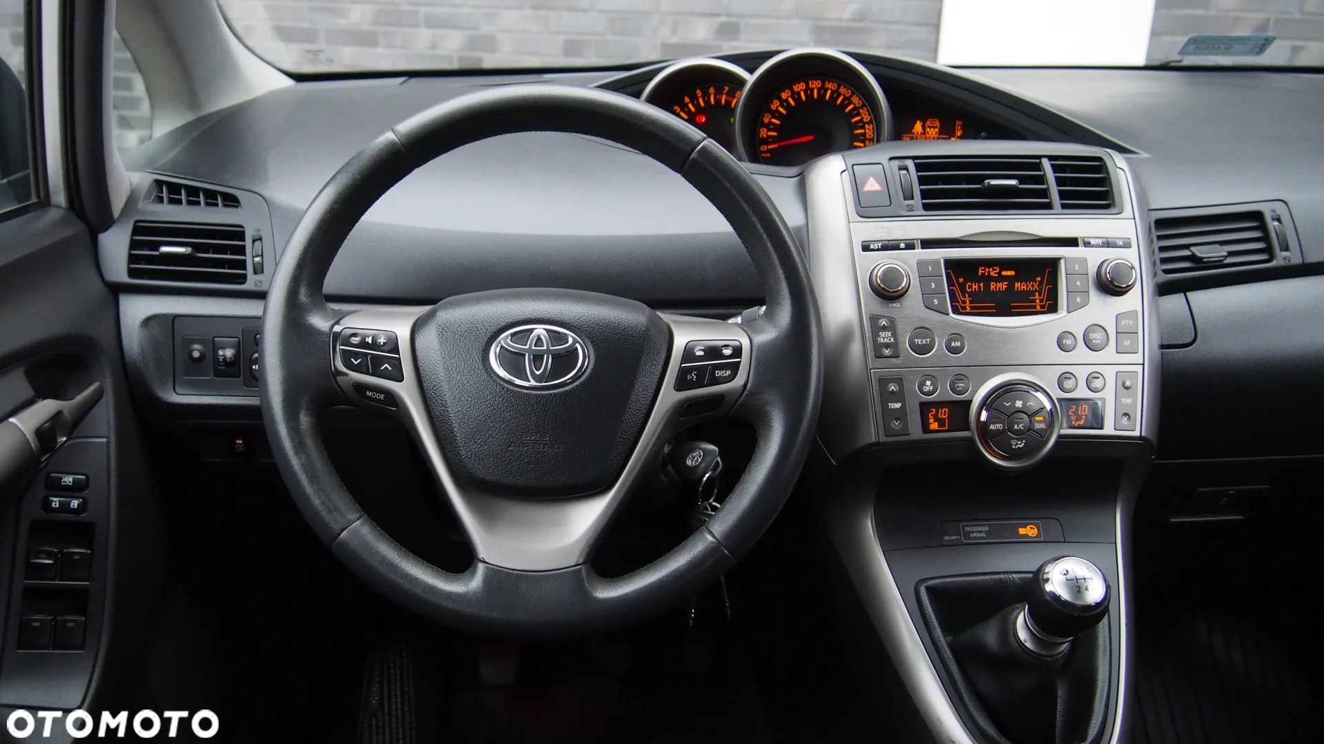Toyota Verso 1.8 Sol plus 7os - 31