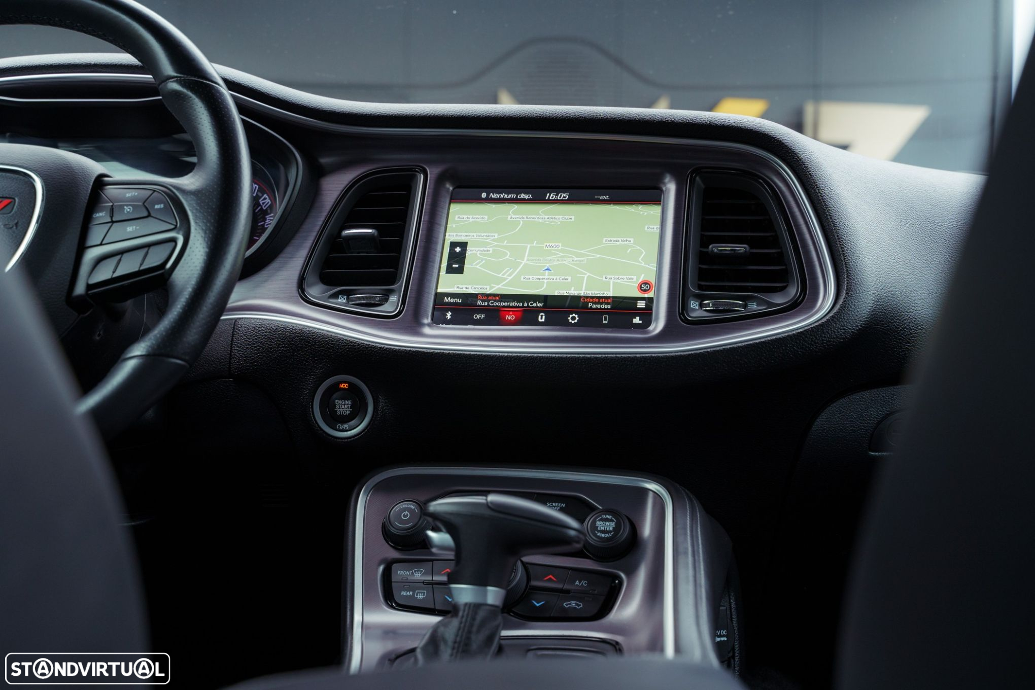 Dodge Challenger Auto SXT Plus - 17
