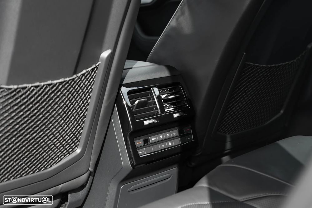 VW Touareg 3.0 TDI V6 Elegance Plus - 23