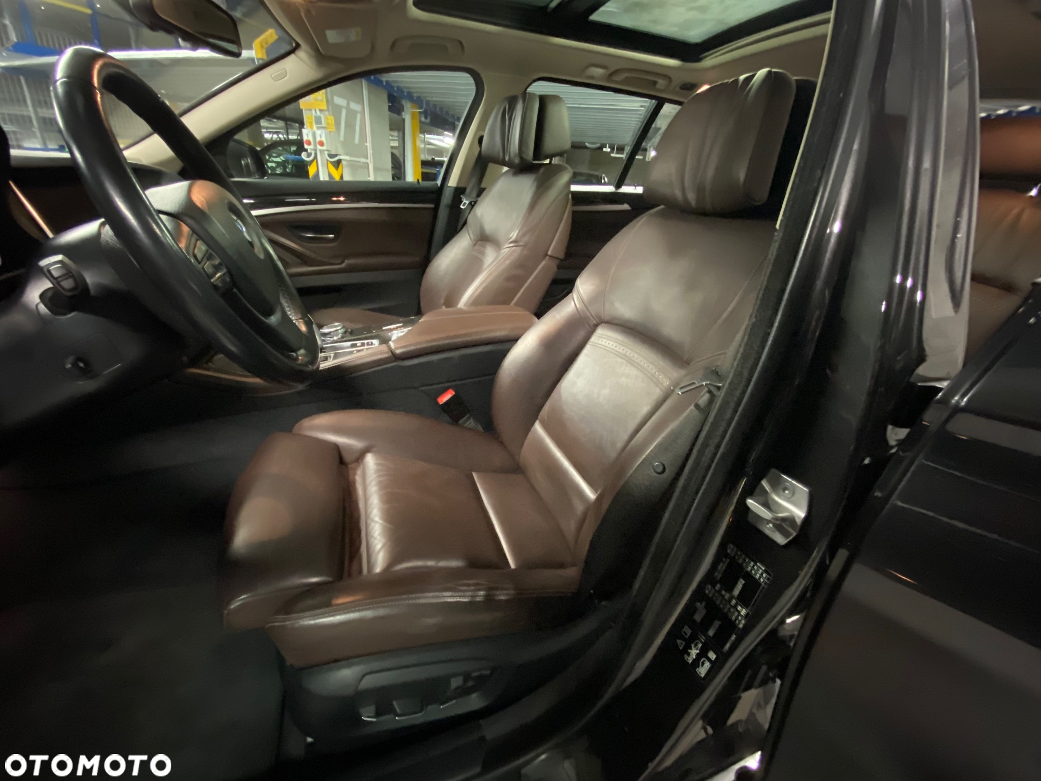 BMW Seria 5 525d Touring Luxury Line - 10