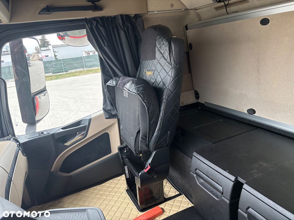 Mercedes-Benz Actros - 9