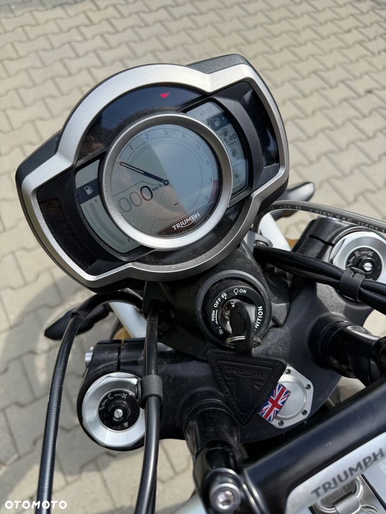 Triumph Scrambler - 11