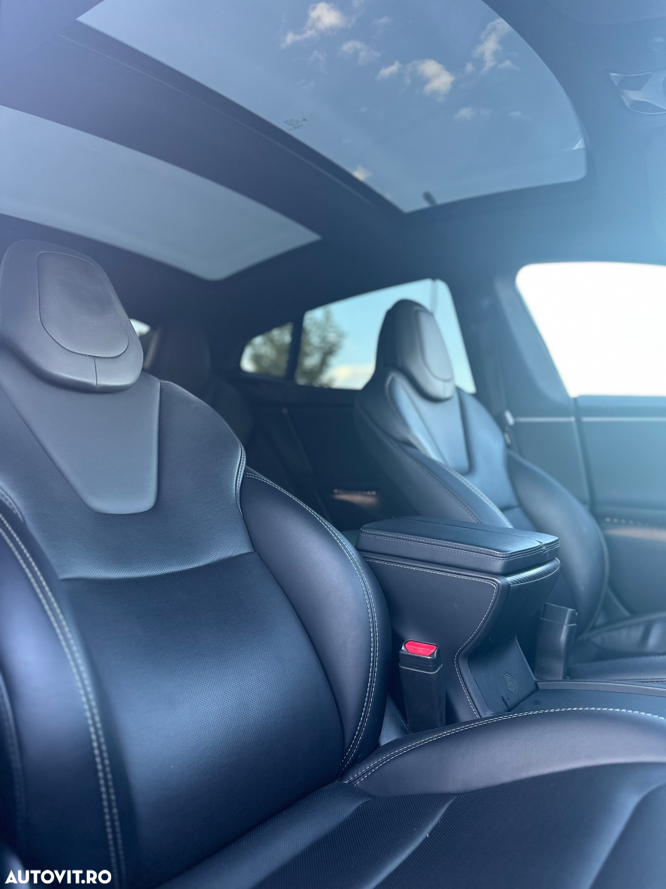 Tesla Model S - 6