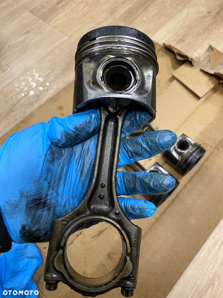 Volvo XC90 v99 s90 v60 Tłok korbowód 235 km 17r - 5