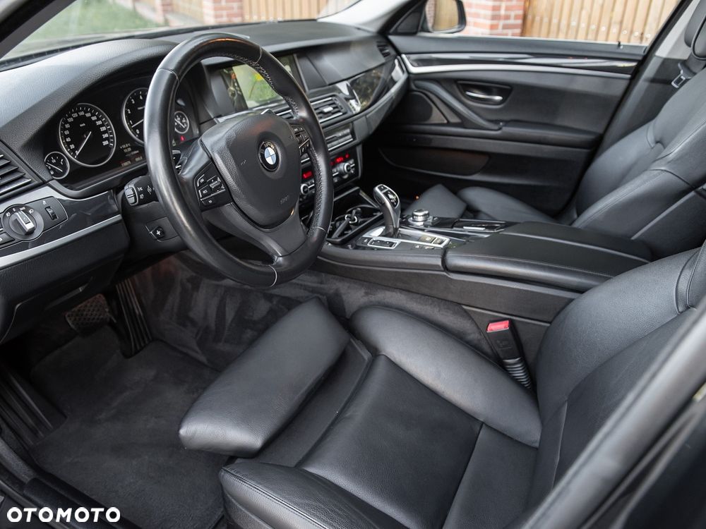 BMW Seria 5 528i xDrive Sport-Aut Luxury Line - 13