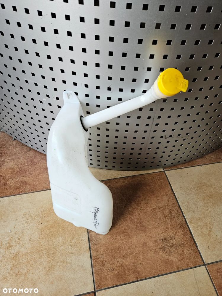 ZBIORNICZEK POMPKA SPRYSKIWACZY RENAULT  MEGANE III LIFT 289108770R