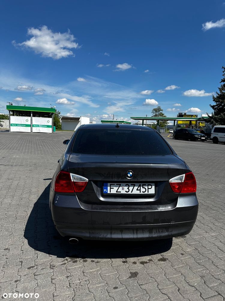 BMW Seria 3 320i - 4