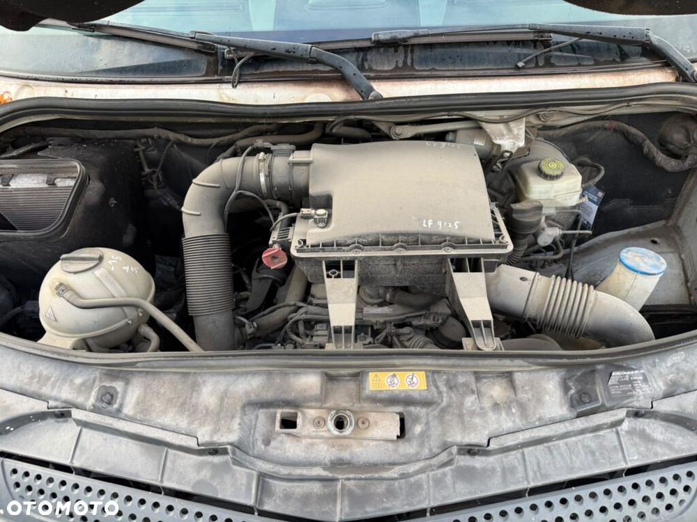 Mercedes-Benz Sprinter - 25