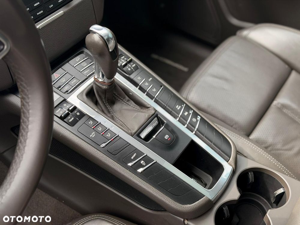 Porsche Macan Standard - 3