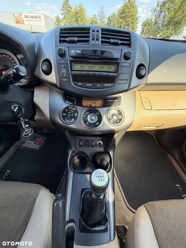 Toyota RAV4 - 27
