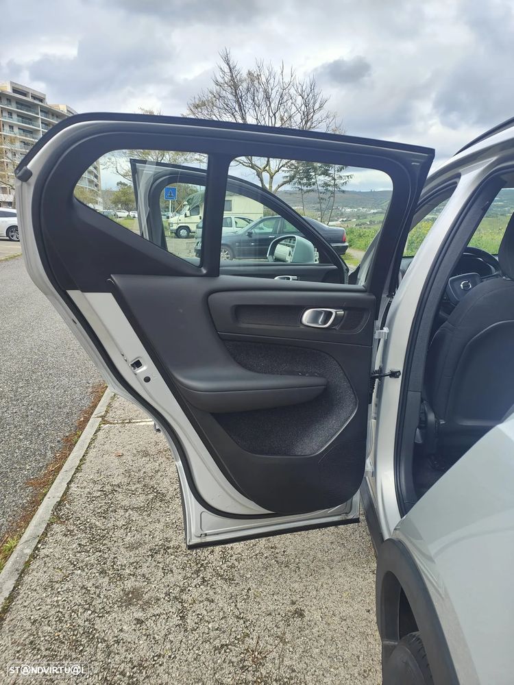 Volvo XC 40 1.5 T3 Tech Edition - 17