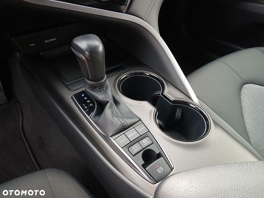 Toyota Camry 2.5 Hybrid Comfort CVT - 34