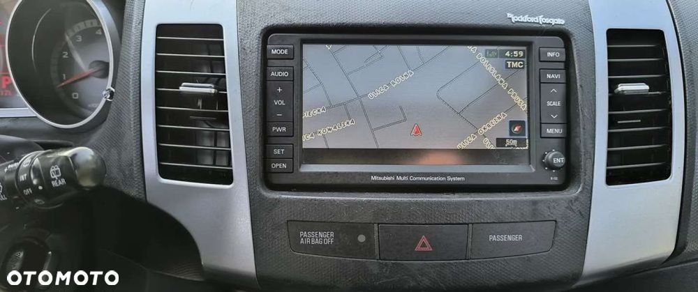 Mitsubishi Outlander - 9