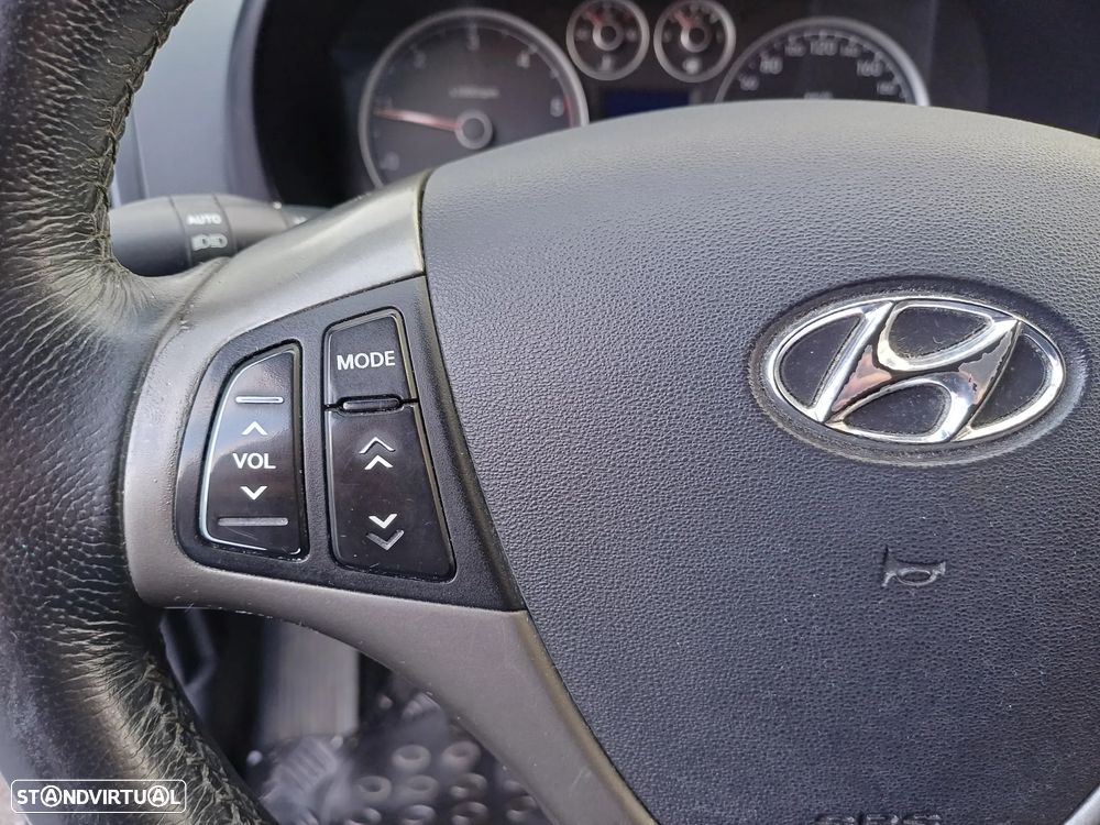 Hyundai i30 CW 1.6 CRDi Comfort - 22