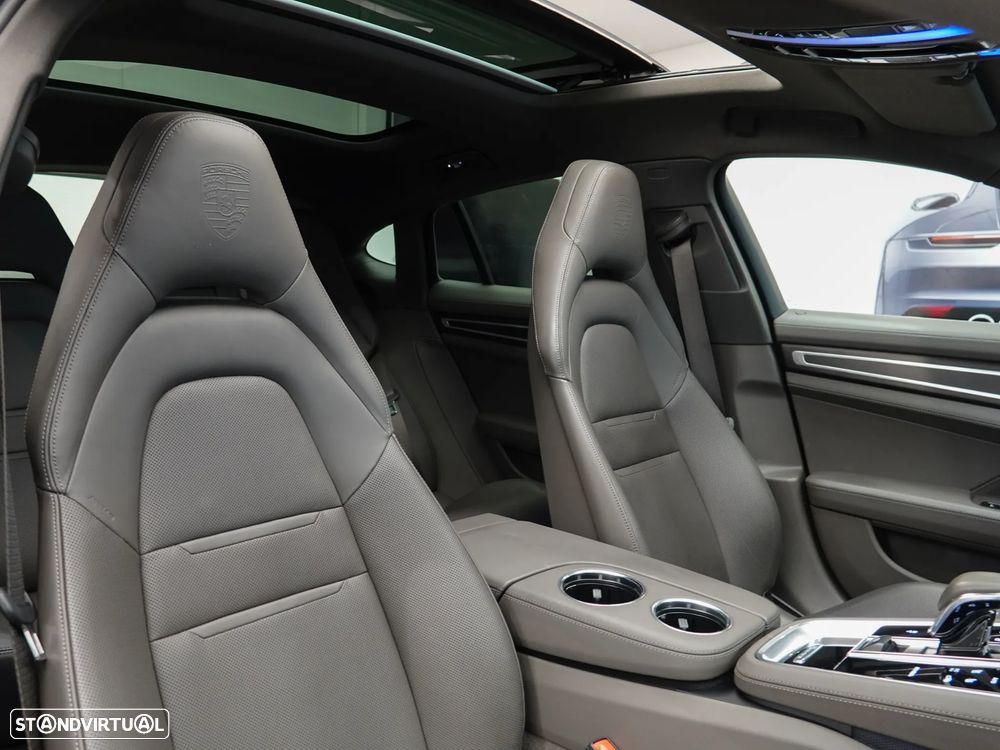 Porsche Panamera 4 E-Hybrid Platinum Edition com PDLS - 33