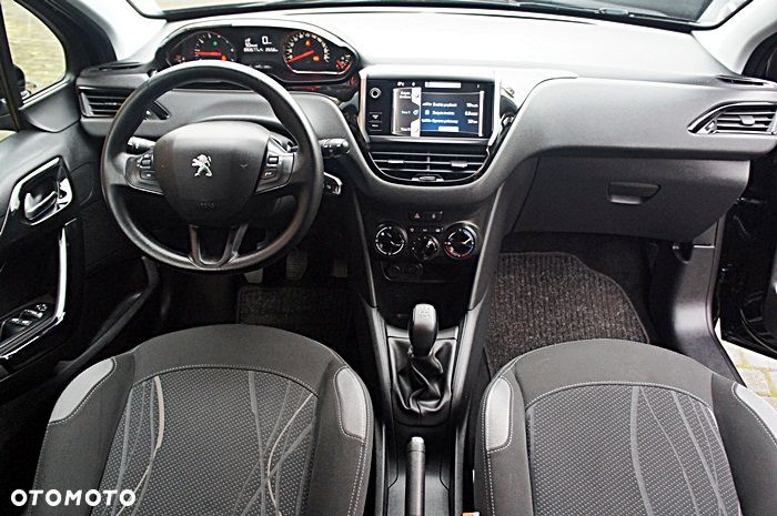 Peugeot 208 - 5