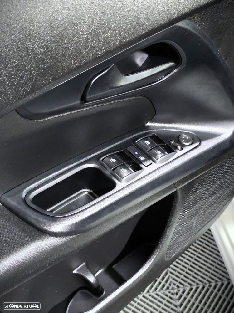 Fiat Tipo Station Wagon 1.3 M-Jet Street - 23