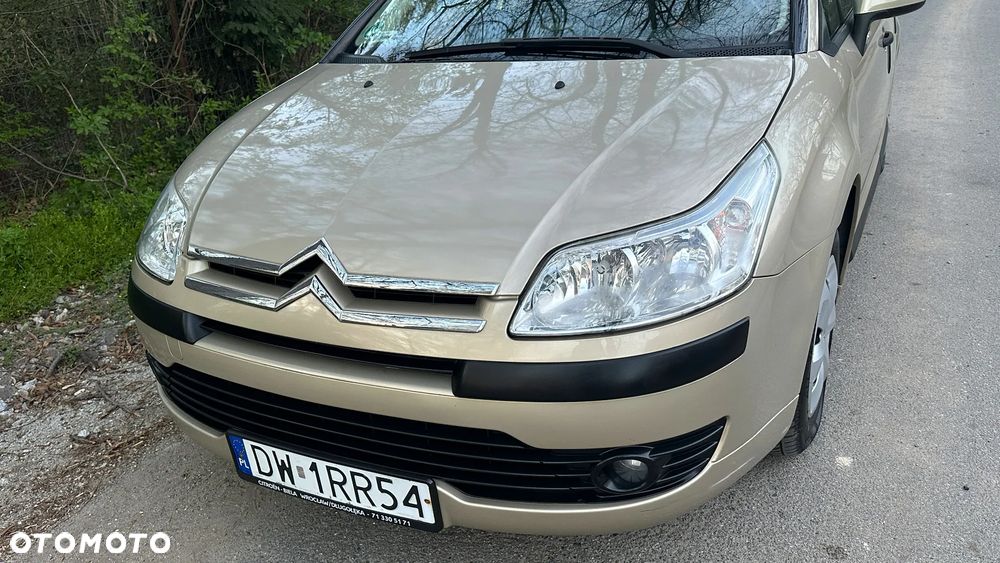 Citroën C4 1.4 16V Style - 4