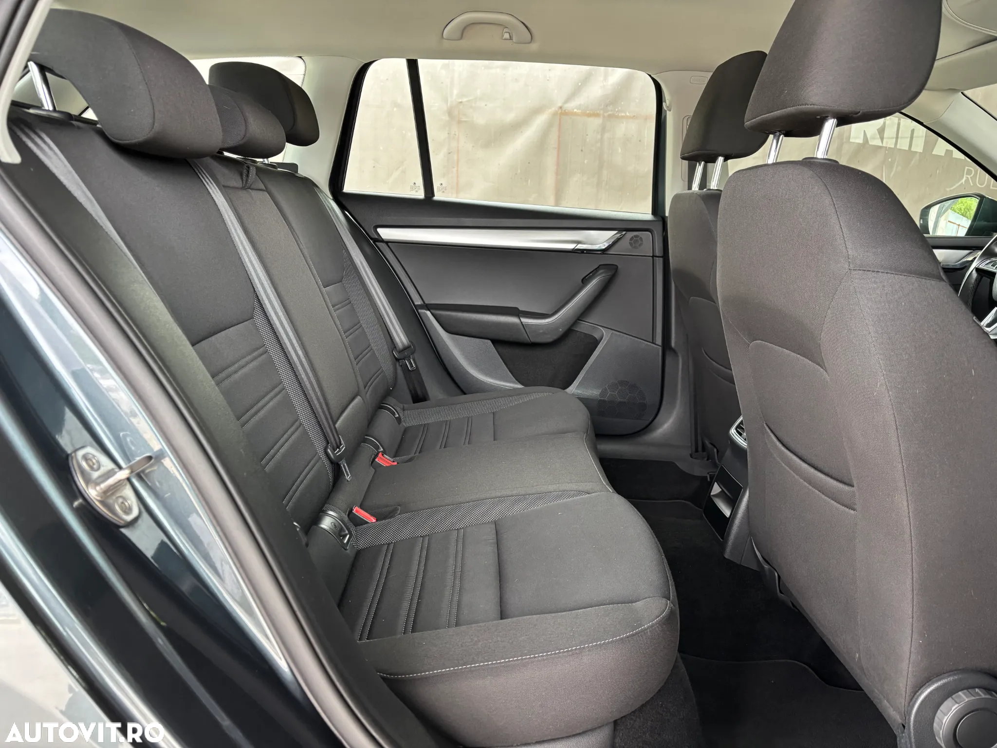 Skoda Octavia Combi Diesel 1.6 TDI Active - 32