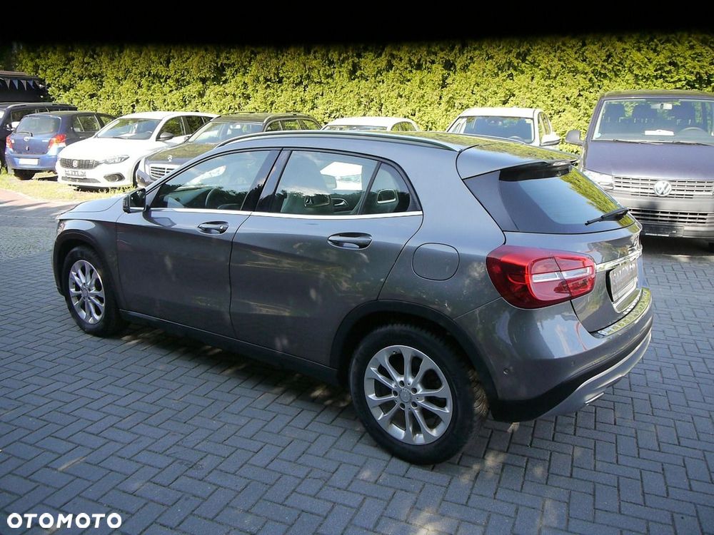 Mercedes-Benz GLA 200 UrbanStyle Edition - 13