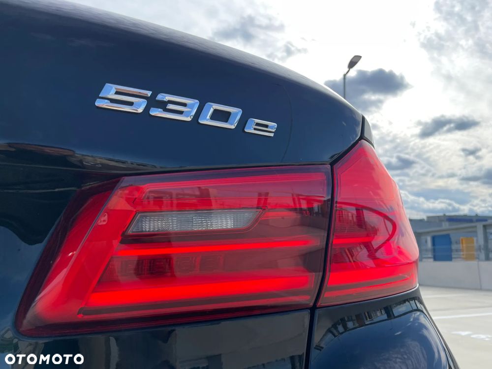 BMW Seria 5 530e Luxury Line sport - 18