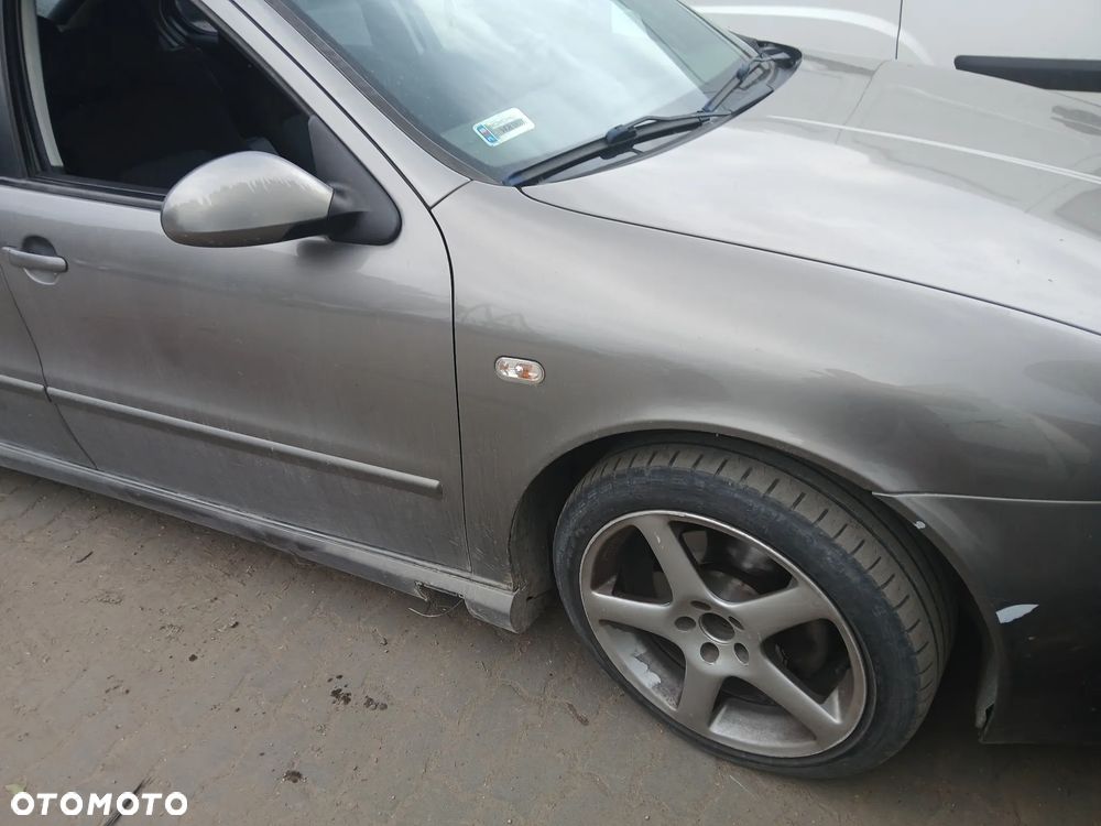 Seat Leon Cupra FR LS7U maska pokrywa silnika klapa bagażnika zderzak lampa reflektor pas przedni stop lampy halogeny przeciwmgłowe odblaski grill atrapa znaczek błotnik - 2