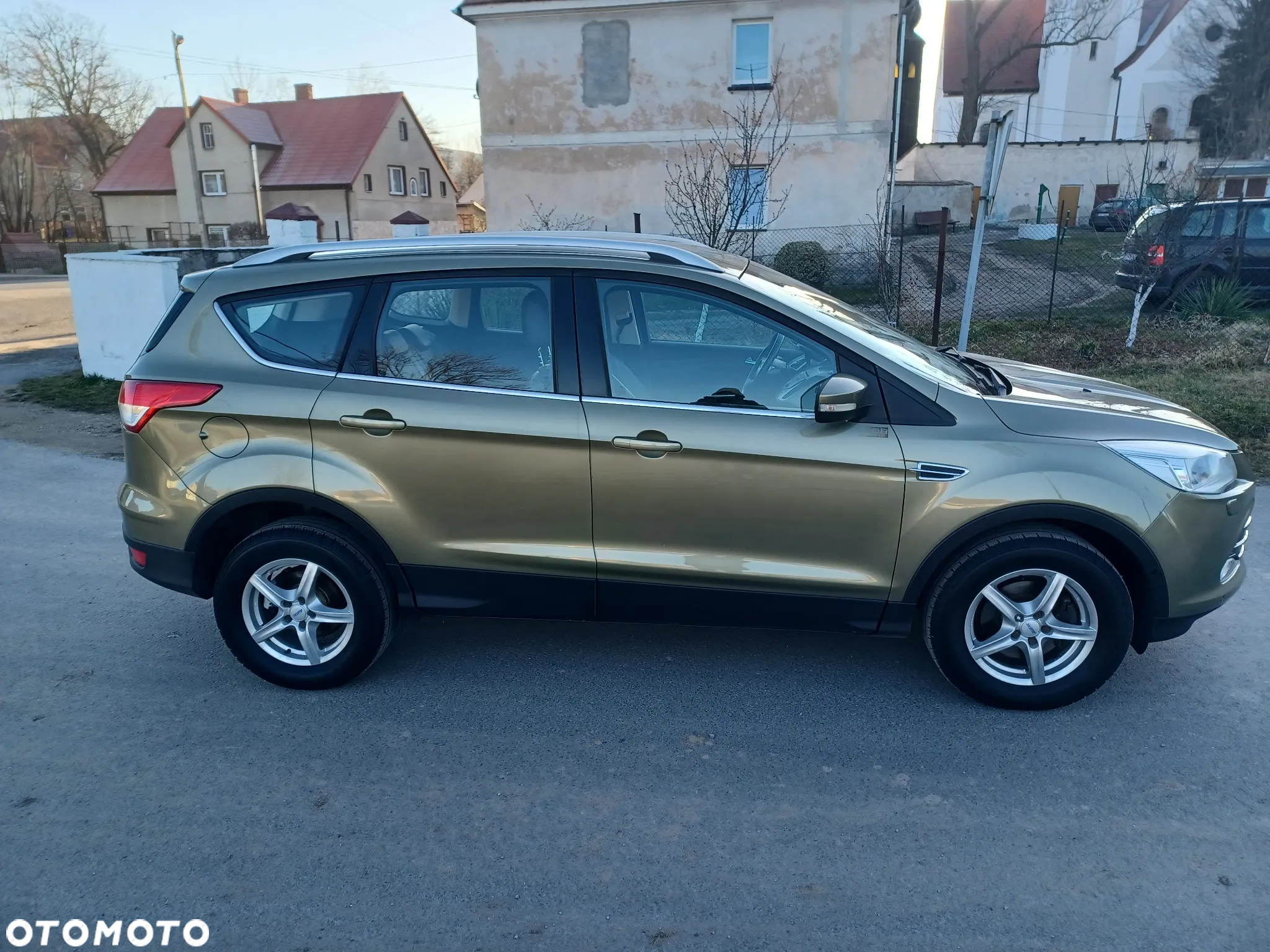 Ford Kuga - 4