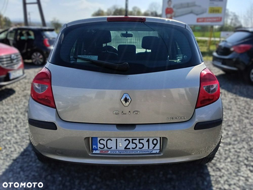 Renault Clio - 6