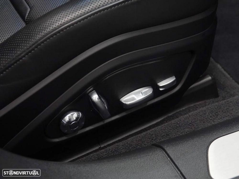 Porsche Panamera 4 E-Hybrid - 41