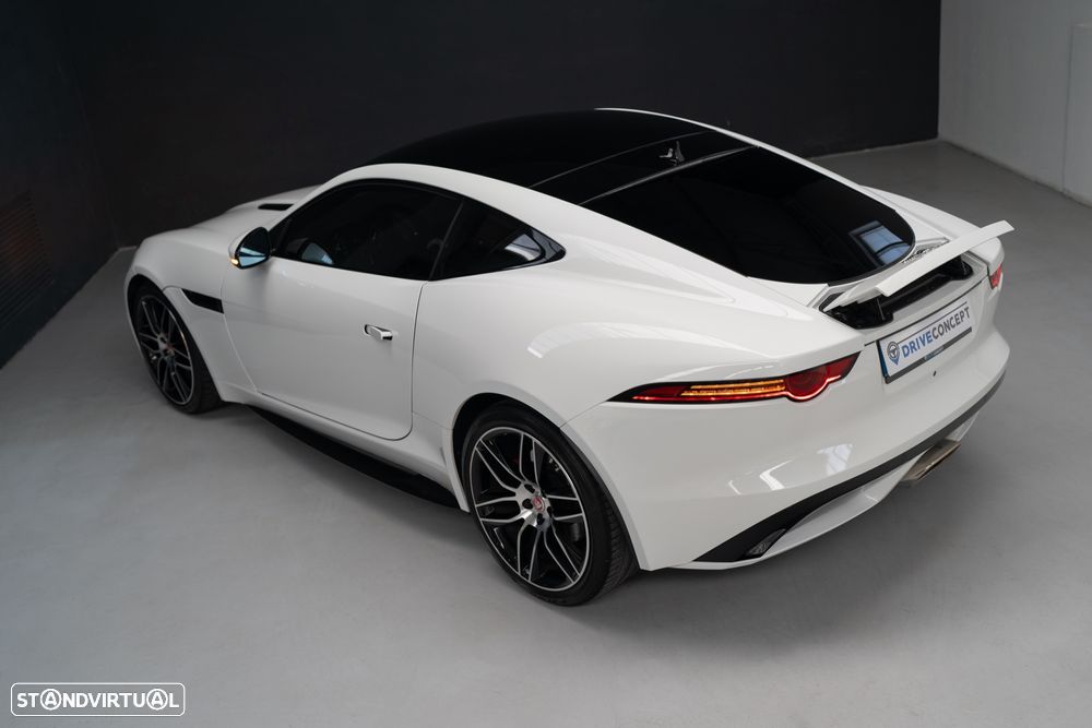 Jaguar F-Type 2.0 i4 Chequered Flag - 39