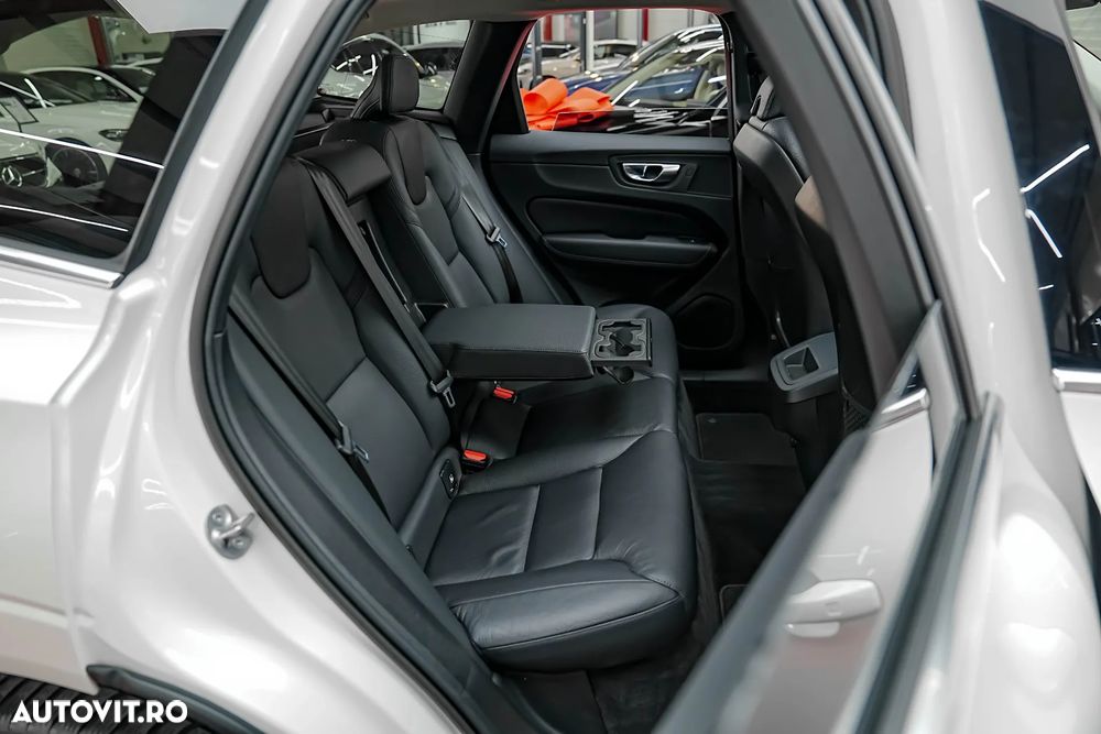 Volvo XC 60 B4 D AWD Geartronic Inscription - 11