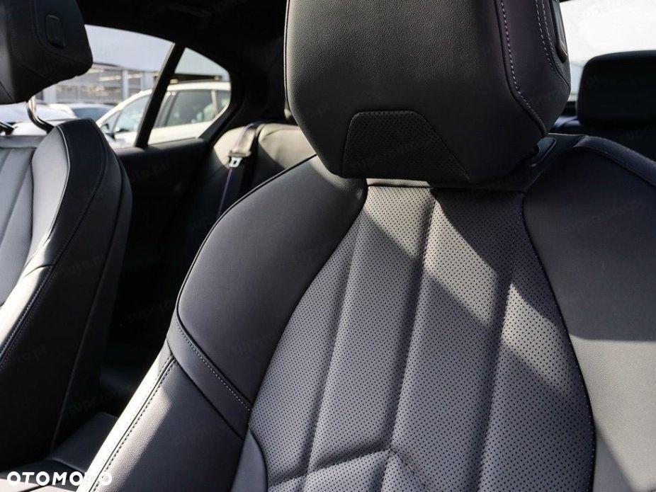BMW Seria 5 540d xDrive mHEV M Sport - 8