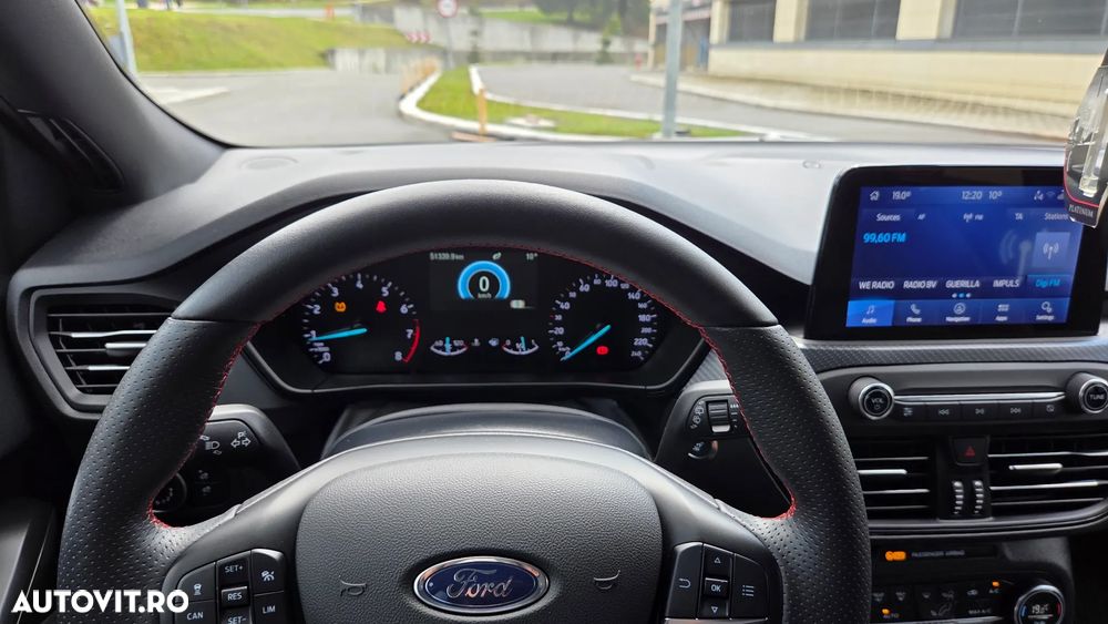 Ford Focus 1.5 EcoBoost ST-Line - 13