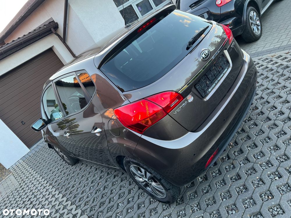Kia Venga 1.6 CRDi 128 Dream Team Edition - 4