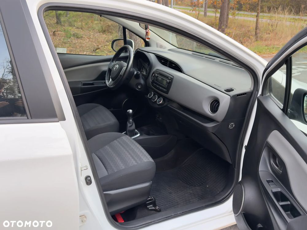 Toyota Yaris 1.0 Active EU6 - 10