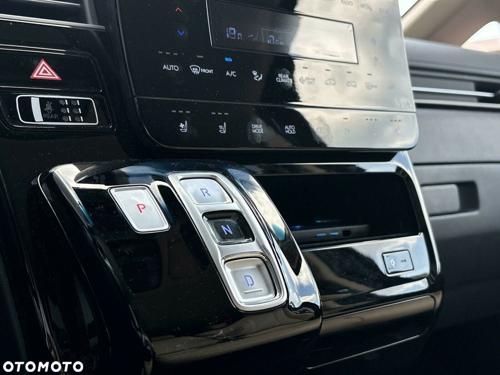 Hyundai Staria - 15
