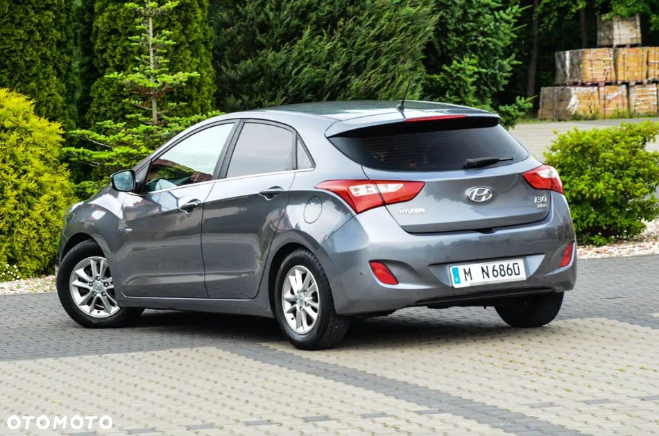 Hyundai i30 ver-1-6-crdi-bluedrive-comfort - 12