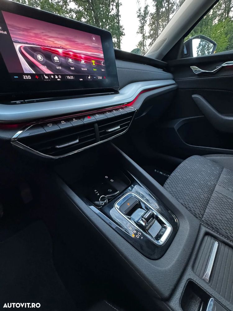 Skoda Octavia 2.0 TDI DSG Style - 29