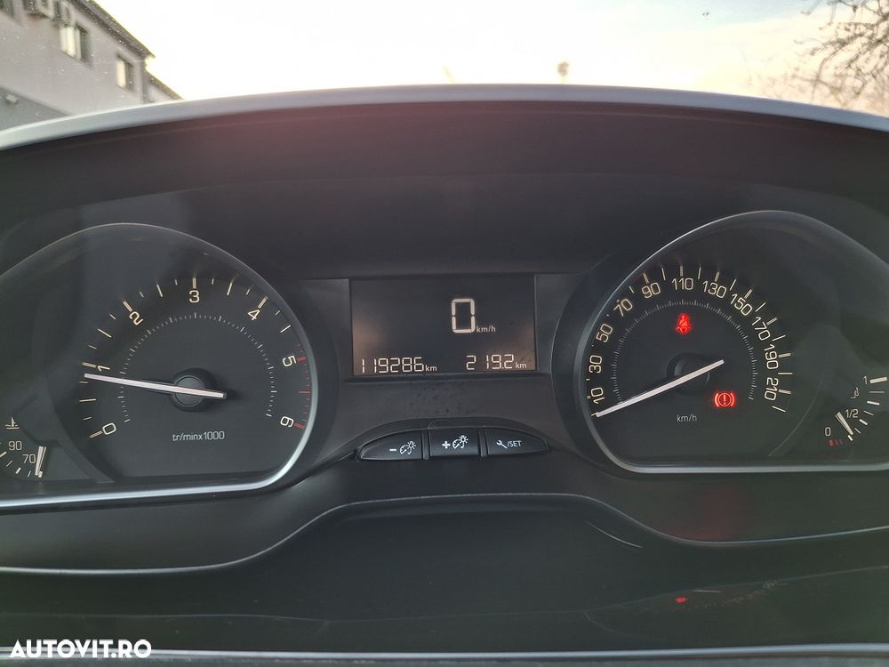 Peugeot 2008 1.5 BlueHDI FAP Active - 6