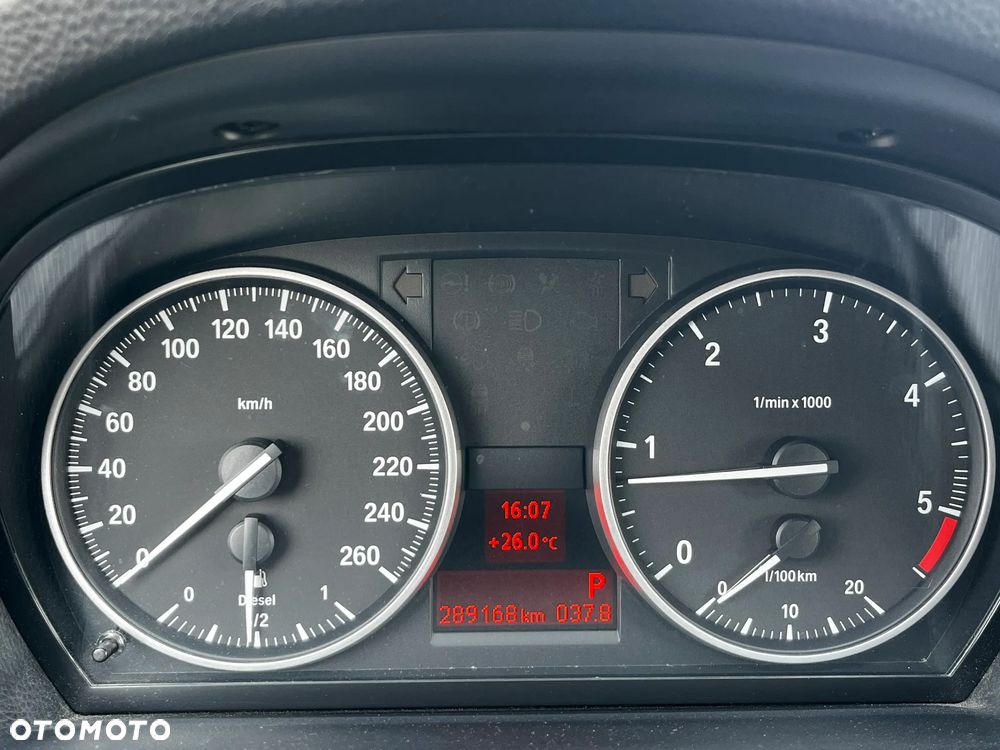 BMW Seria 3 318d Touring Sport Line - 14