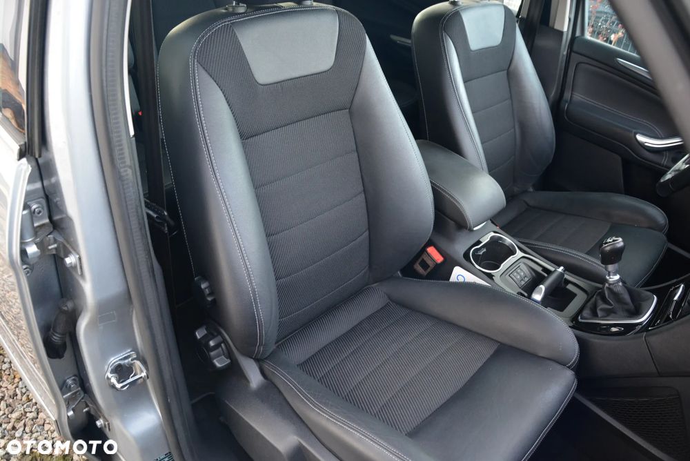 Ford S-Max 2.0 TDCi DPF Titanium X - 32