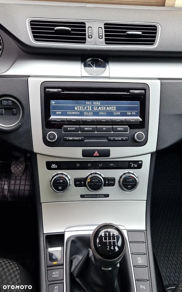 Volkswagen Passat 1.6 TDI BMT Trendline - 11