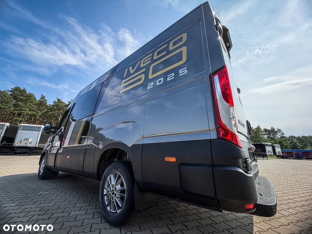 Iveco Daily 35S16A8 V - Furgon Brygadowy 7 osobowy 50 Lecie IVECO od ręki - 20