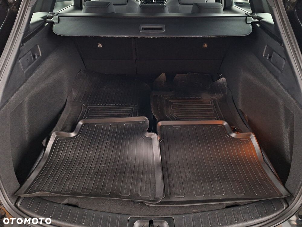 Toyota Corolla 1.8 Hybrid Comfort - 17