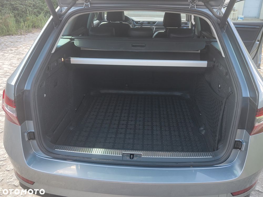 Skoda Superb 2.0 TDI 4x4 L&K DSG - 16