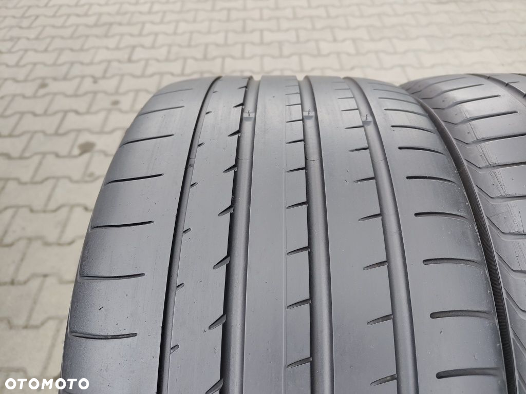 275/35/19 Yokohama Advan Sport V105 - 2